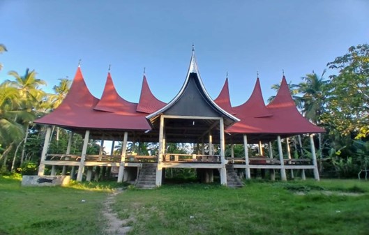 Rumah Gadang Melayu Tongah